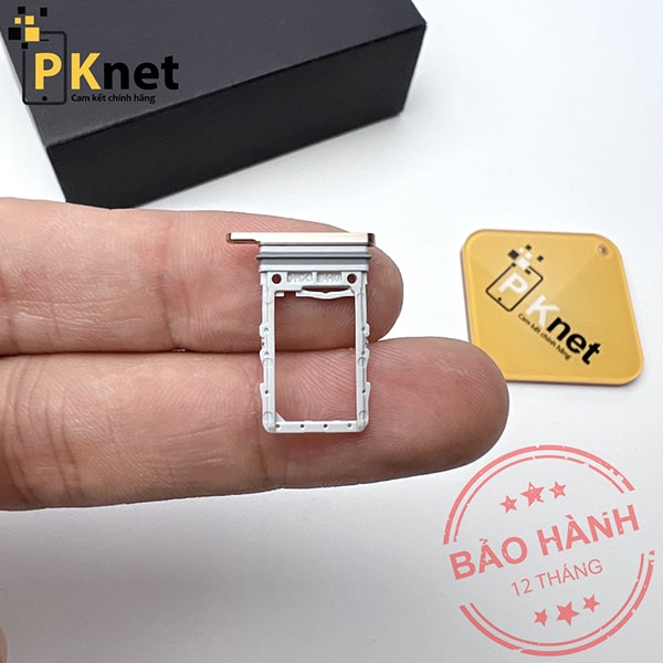 Mặt sau khay sim Z Flip 3 5G